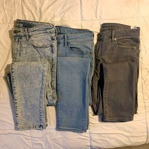 3 pair of American Eagle jeans